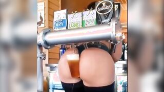 She serves beer with her ass | celebthots